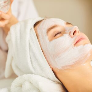 Ultra deep cleansing facial combined with a peel to purify your skin, without any visible peeling.